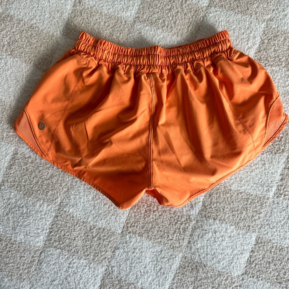 Lululemon Hotty Hot low-rise lined shorts